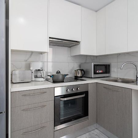 Oyster 1-Br Apt In Larnaca Esterno foto