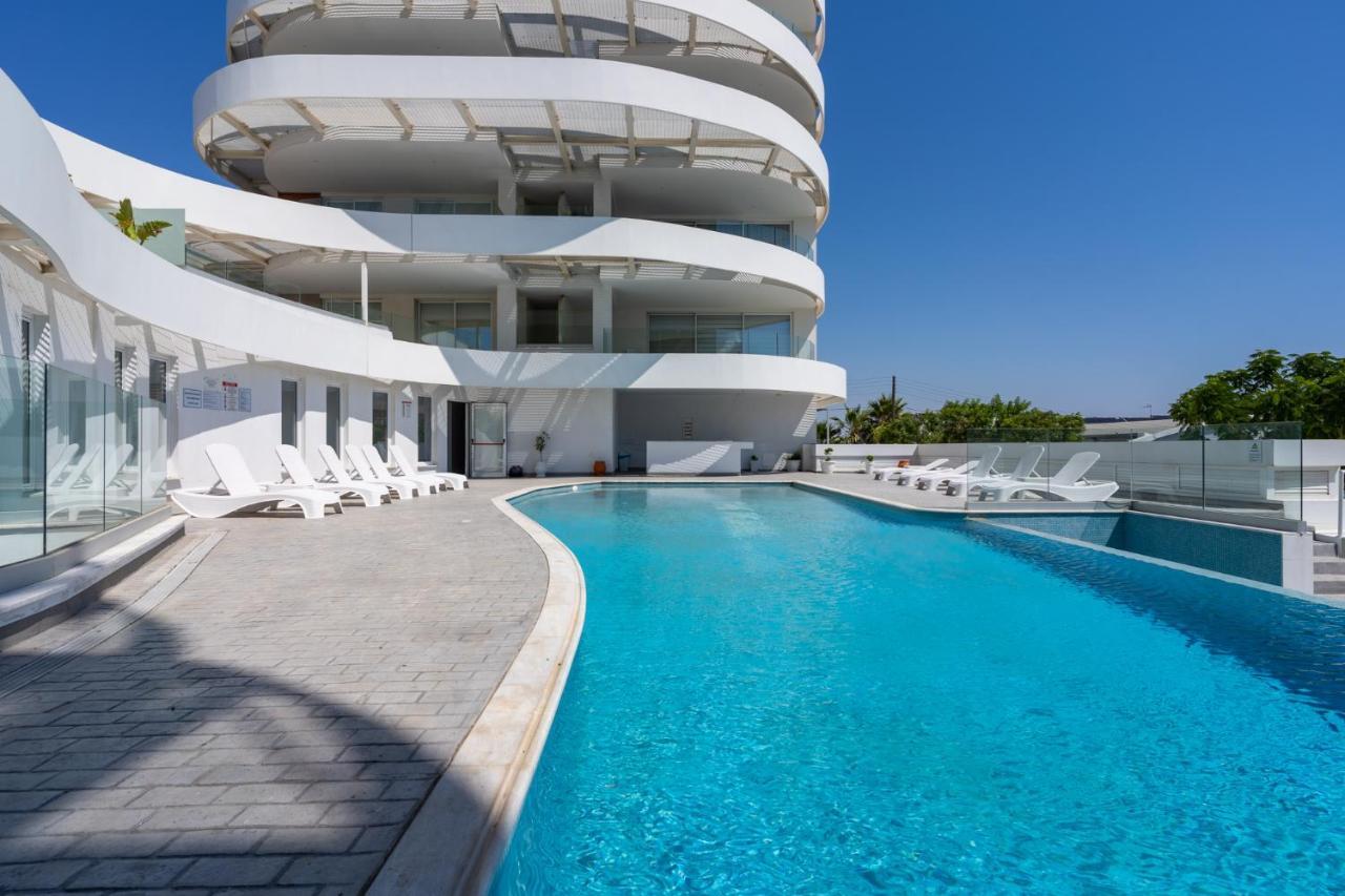 Oyster 1-Br Apt In Larnaca Esterno foto