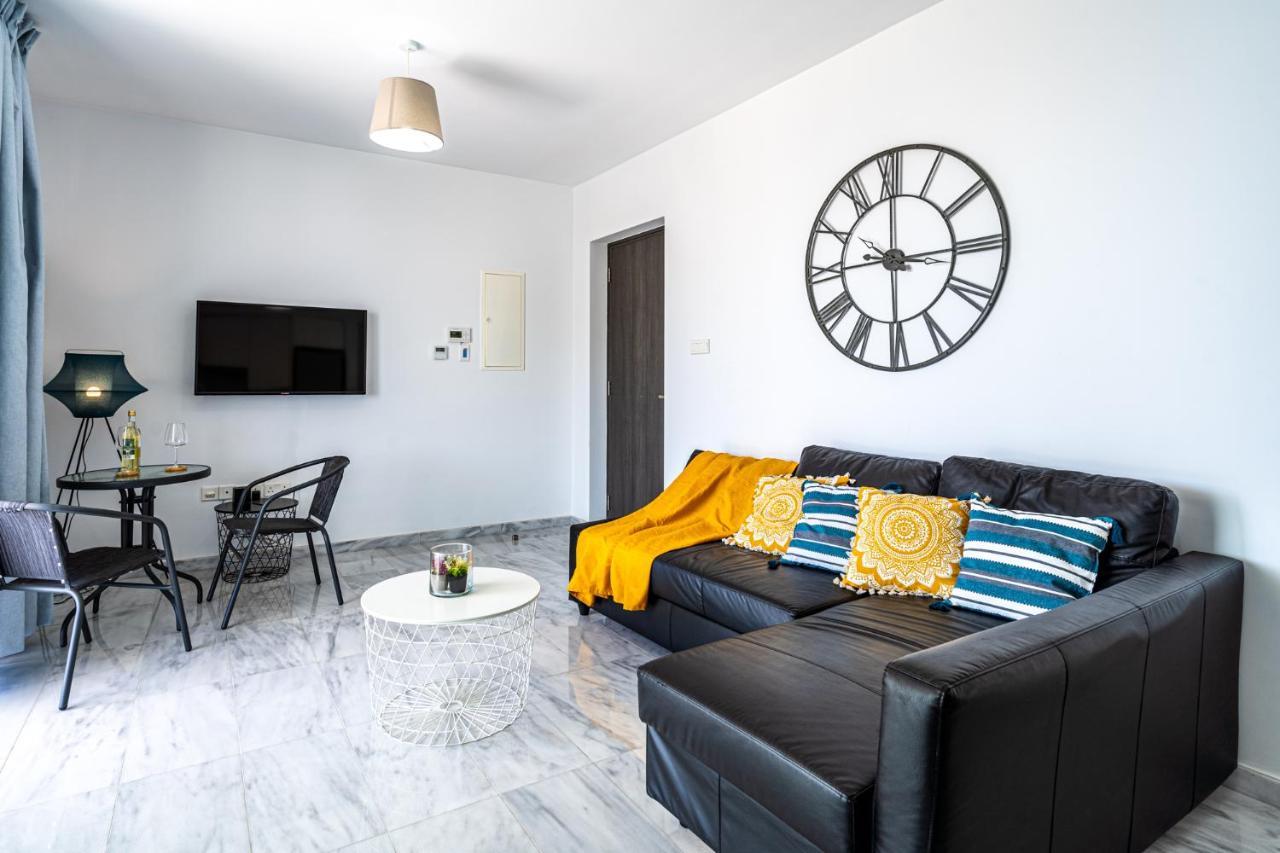 Oyster 1-Br Apt In Larnaca Esterno foto