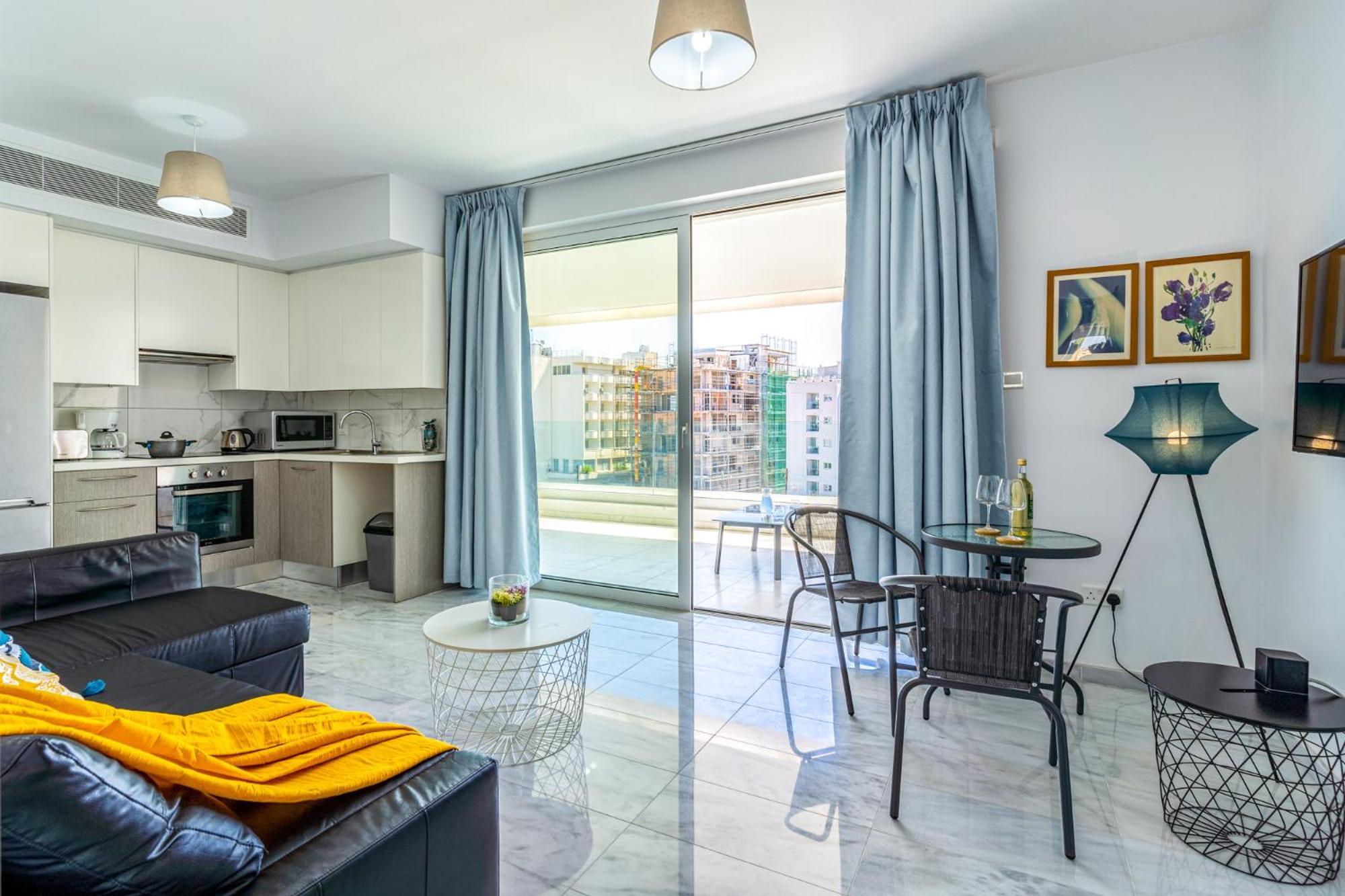 Oyster 1-Br Apt In Larnaca Esterno foto