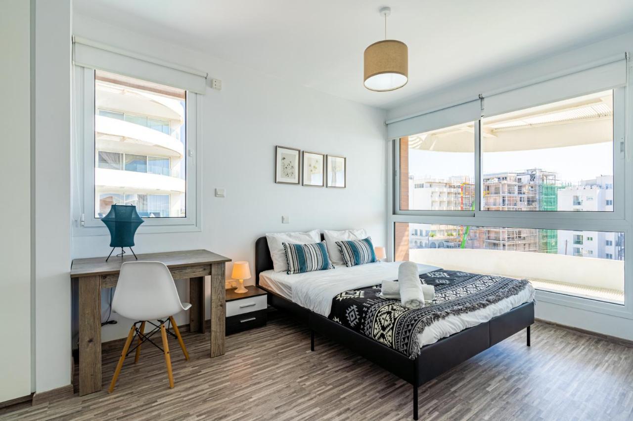 Oyster 1-Br Apt In Larnaca Esterno foto