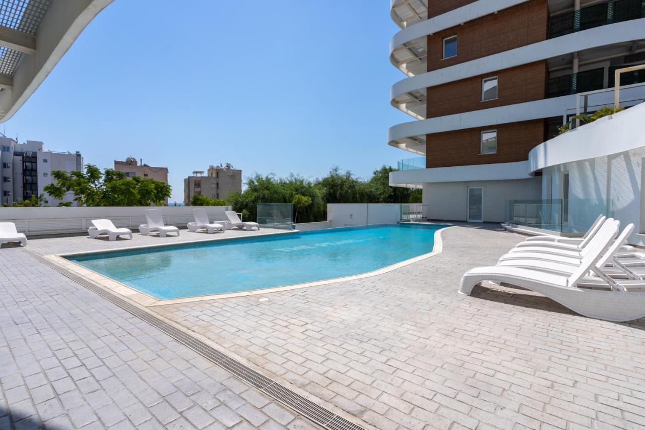Oyster 1-Br Apt In Larnaca Esterno foto
