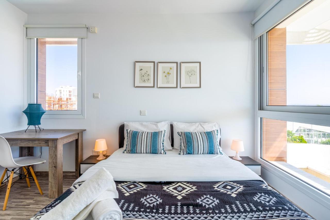 Oyster 1-Br Apt In Larnaca Esterno foto