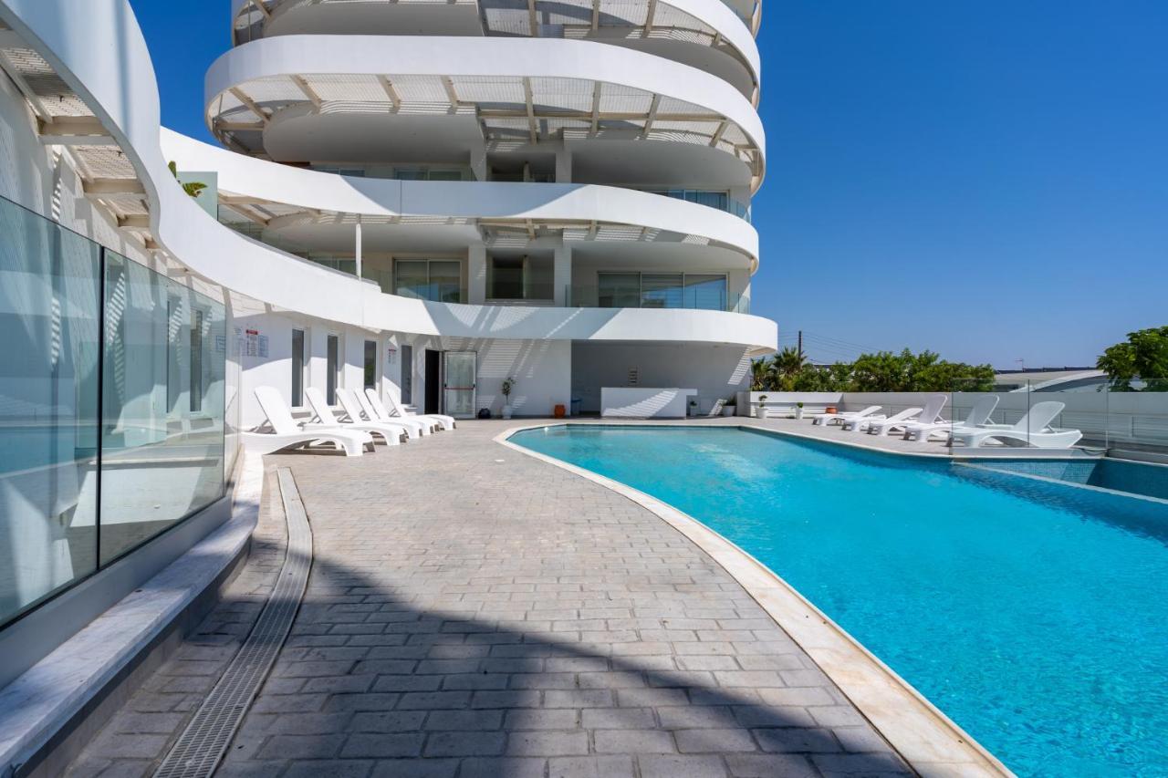 Oyster 1-Br Apt In Larnaca Esterno foto